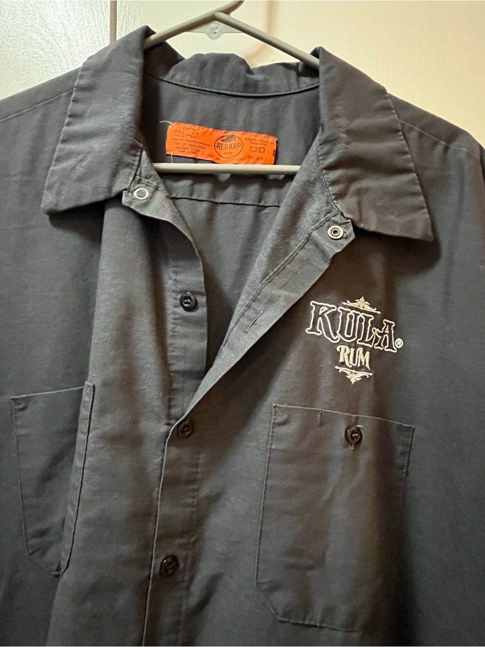 Kula Rum Short-Sleeve Button-Down Shirt in Charcoal - Picture 2 of 5